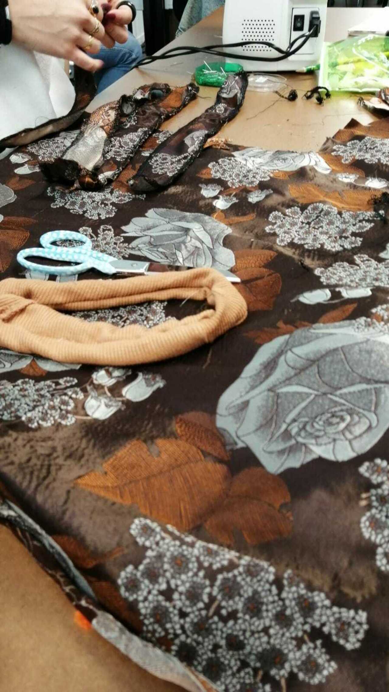 Coiffe upcyclée © Paulina Fuentès
