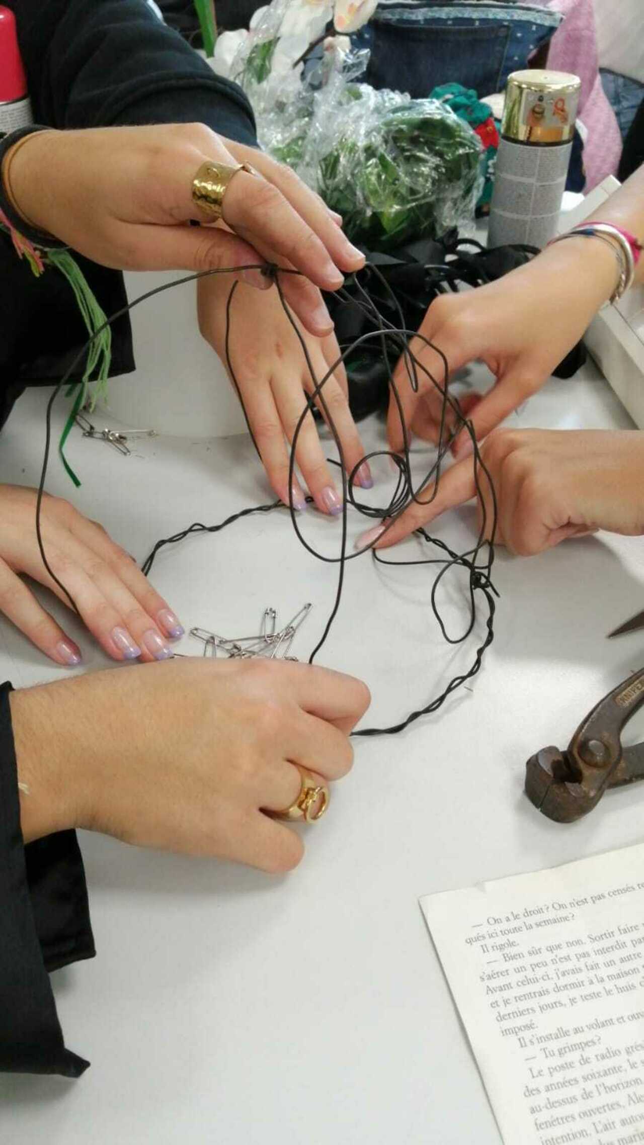 Coiffe upcyclée © Paulina Fuentès