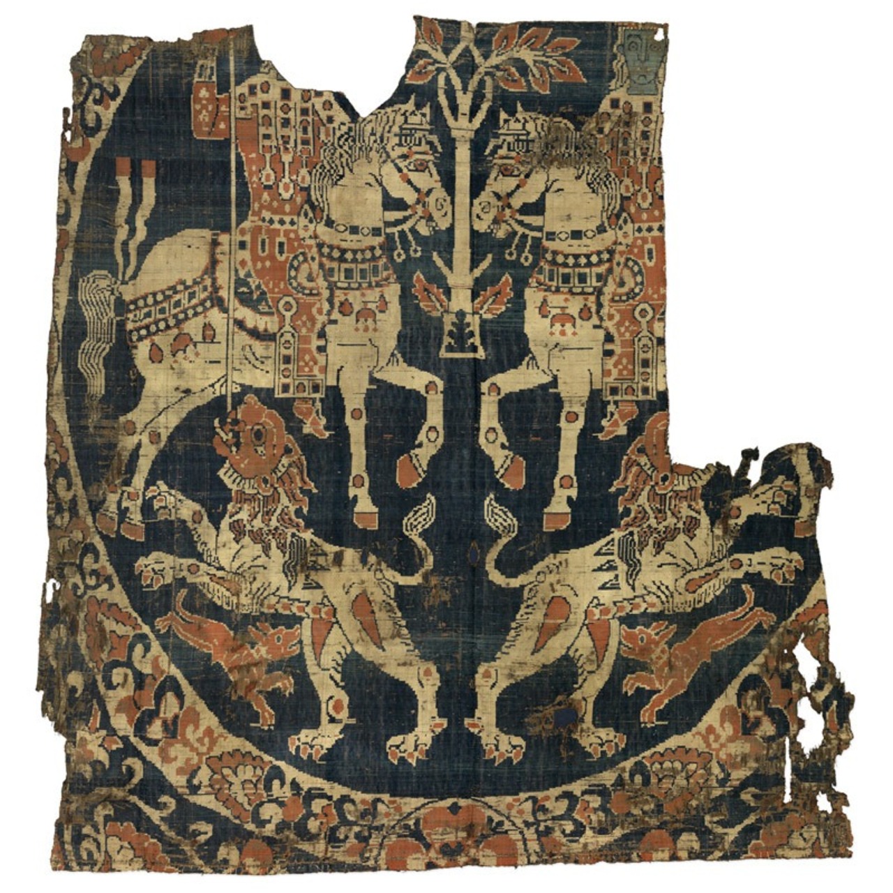 Suaire de St Austremoine, dit aussi « suaire de Mozac », Constantinople, 1ère moitié du 9e siècle. © © Lyon, musée des Tissus – Pierre Verrier