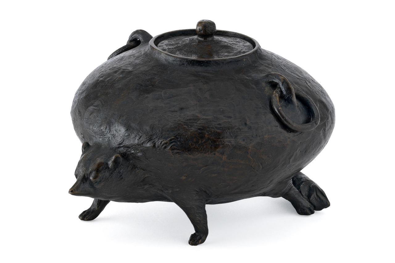 Récipient zoomorphe avec couvercle en forme d'ours © © Lyon, musée des Tissus et des Arts décoratifs – D.R