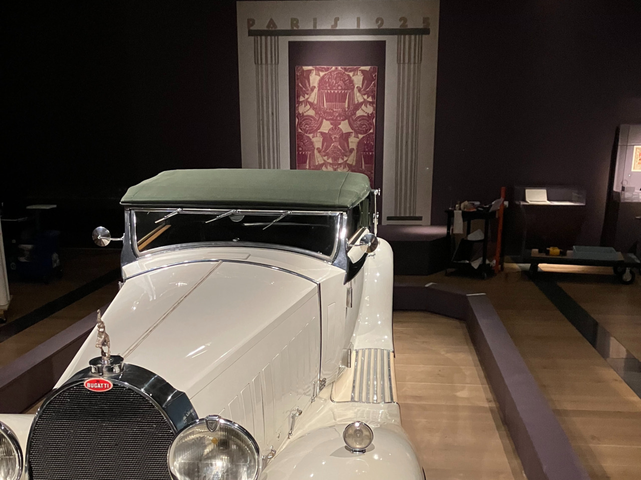 En cours d'installation.  © © Lyon, musée des Tissus et des Arts décoratifs — D.R.