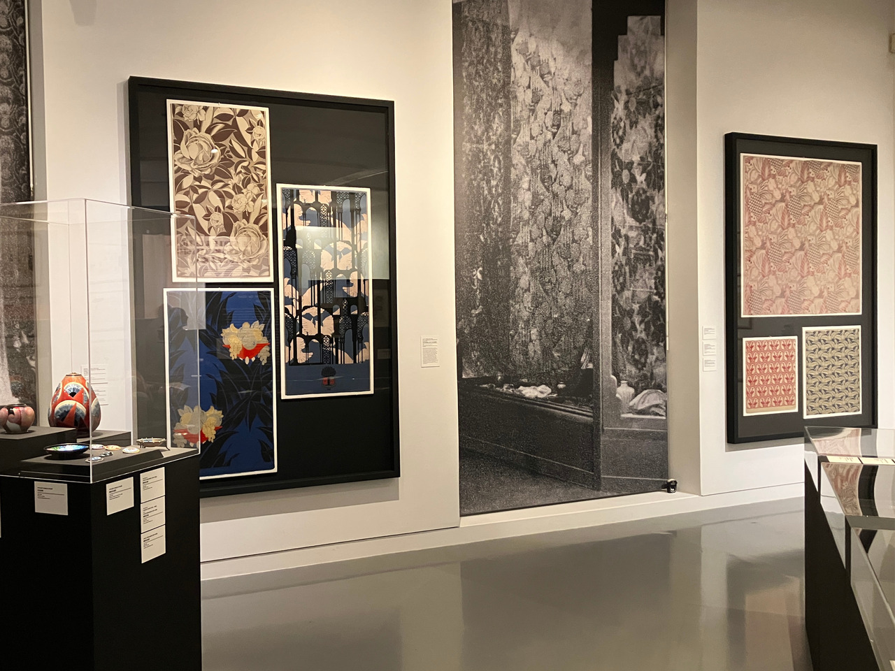 Vue du parcours de l’exposition L'Art déco des régions. Modernités méconnues au musée de Valence © © Lyon, musée des Tissus et des Arts décoratifs — D.R.